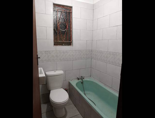 4 BEDROOM HOUSE FOR SALE IN SEBOKENG ZONE 10